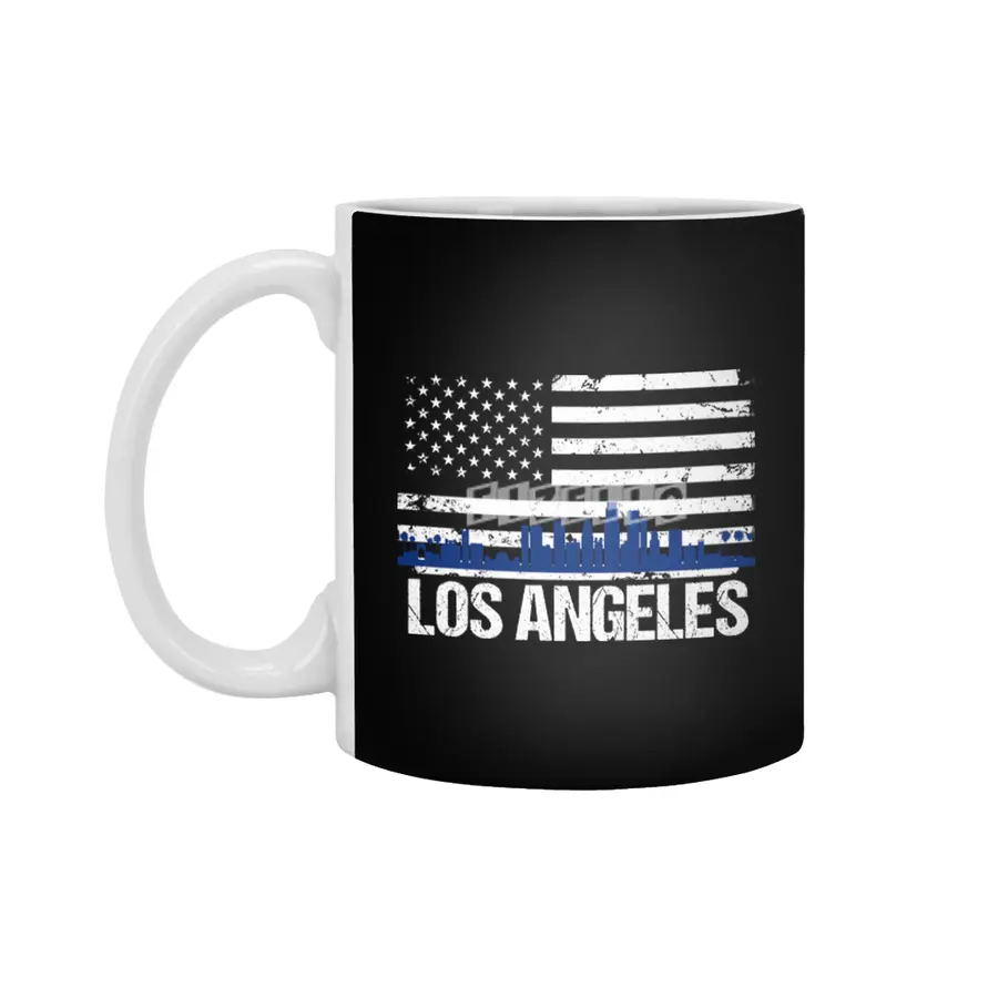 Los Angeles Skyline Silhouette on Distressed American Flag Beyaz Kupa