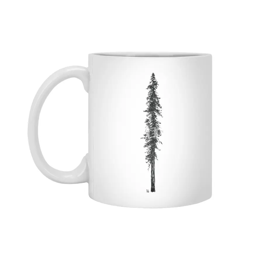Love in the forest - a couple and their dog under a solitary, towering Douglas Fir tree Beyaz Kupa