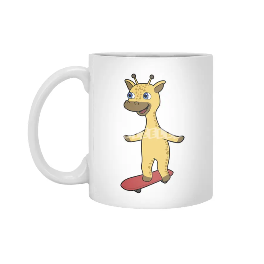 Giraffe as Skater with Skateboard Beyaz Kupa